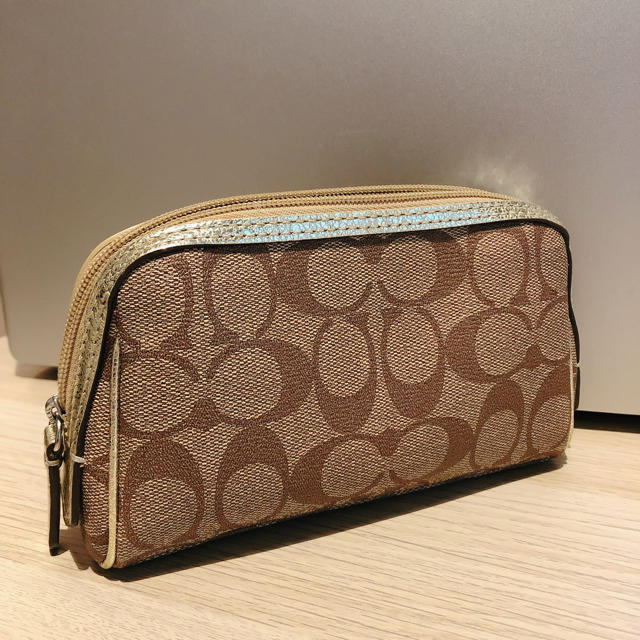 COACH(コーチ)の[新品🌿]coach ポーチ レディースのファッション小物(ポーチ)の商品写真