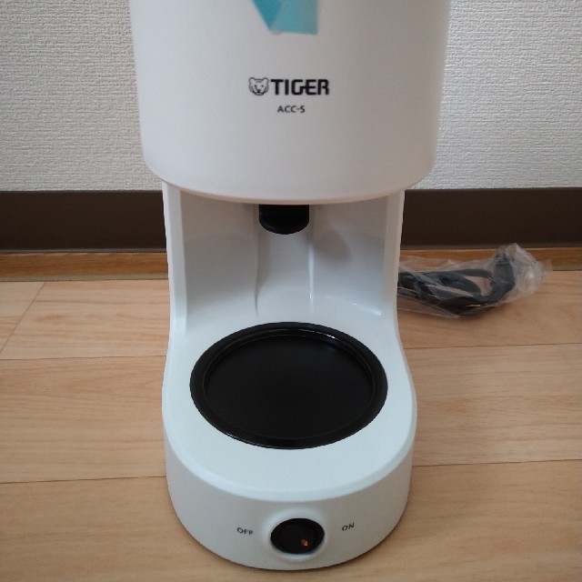 TIGER(タイガー)のタイガー ステンレスサーバータイプ コーヒーメーカー スマホ/家電/カメラの調理家電(コーヒーメーカー)の商品写真