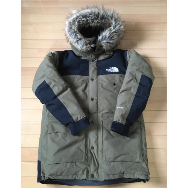 THE NORTH FACE(ザノースフェイス)のノースフェイス　マウンテンダウンコート　ビーチグリーン　Lサイズ メンズのジャケット/アウター(ダウンジャケット)の商品写真