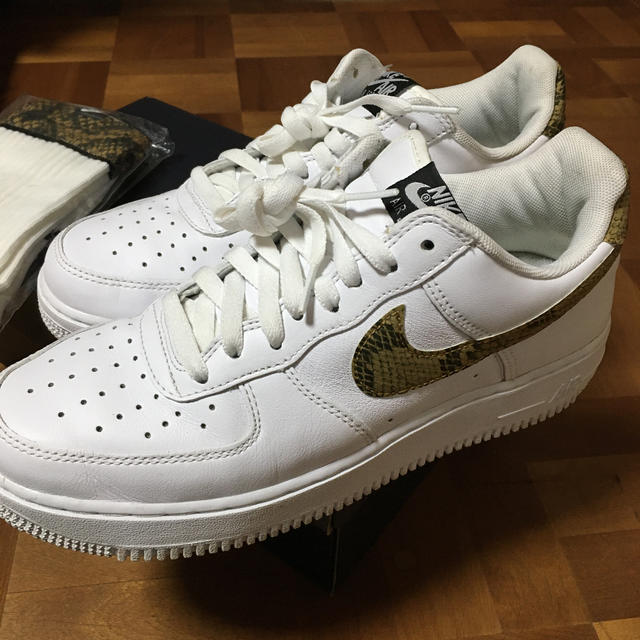 NIKE(ナイキ)のAIR FORCE1 LOW RETRO PRM QS  メンズの靴/シューズ(スニーカー)の商品写真