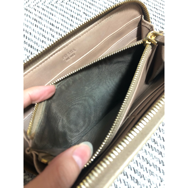 PRADA(プラダ)の⭐︎専用⭐︎ PRADA プラダ　長財布 レディースのファッション小物(財布)の商品写真