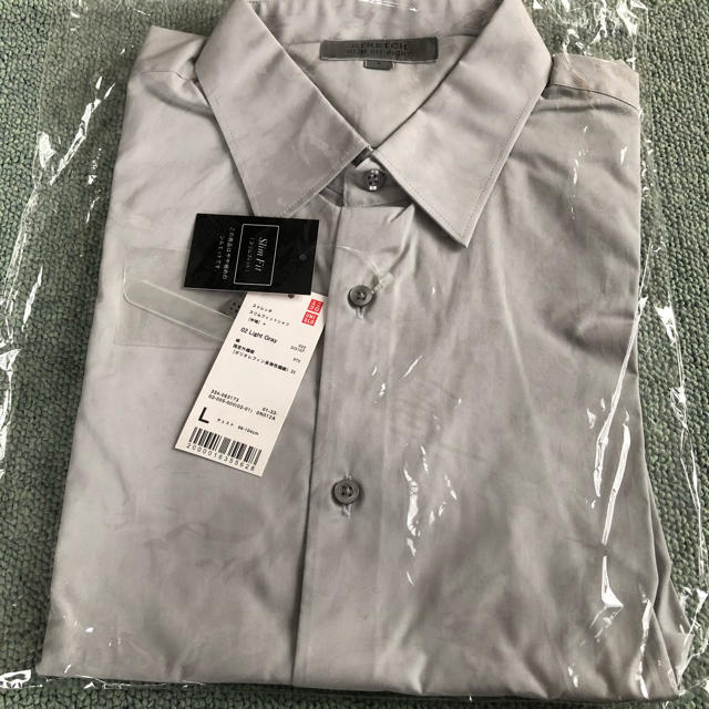 UNIQLO(ユニクロ)の【専用】新品　ユニクロ　ストレッチ　スリムフィットシャツ　Lサイズ メンズのトップス(シャツ)の商品写真