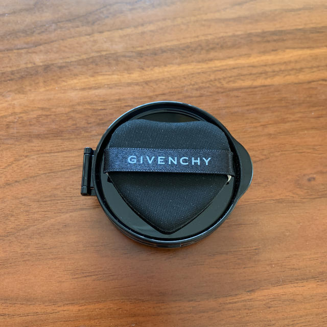 GIVENCHY(ジバンシィ)のGIVENCHY タン・クチュール・クッションファンデーション　W208 コスメ/美容のベースメイク/化粧品(ファンデーション)の商品写真