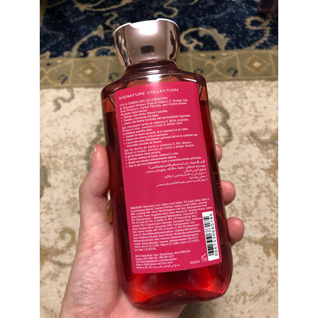 Bath & Body Works(バスアンドボディーワークス)の【未使用】Bath & Body Works シャワージェル(295ml) コスメ/美容のボディケア(ボディソープ/石鹸)の商品写真