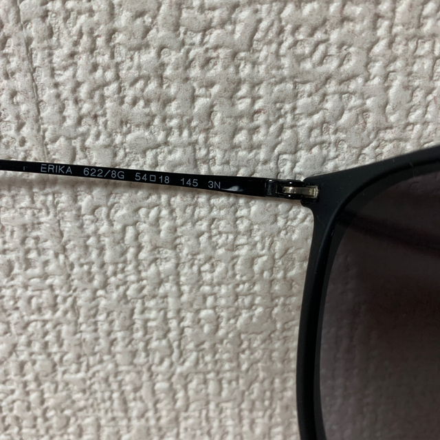 Ray-Ban(レイバン)のRayBan サングラス Erika ブラック レディースのファッション小物(サングラス/メガネ)の商品写真