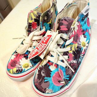 ヴァンズ(VANS)のVANS スニーカー　22cm 新品(スニーカー)