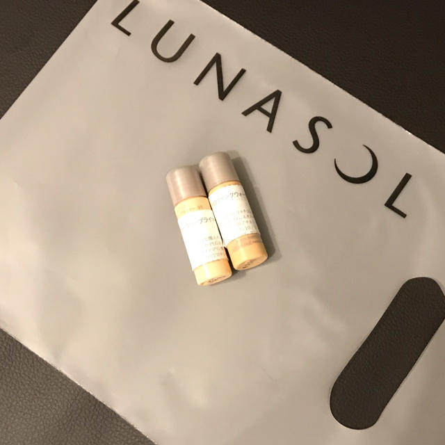 LUNASOL(ルナソル)の【ルナソル　試供品】2点セット　プラスチックバッグ付き コスメ/美容のベースメイク/化粧品(化粧下地)の商品写真