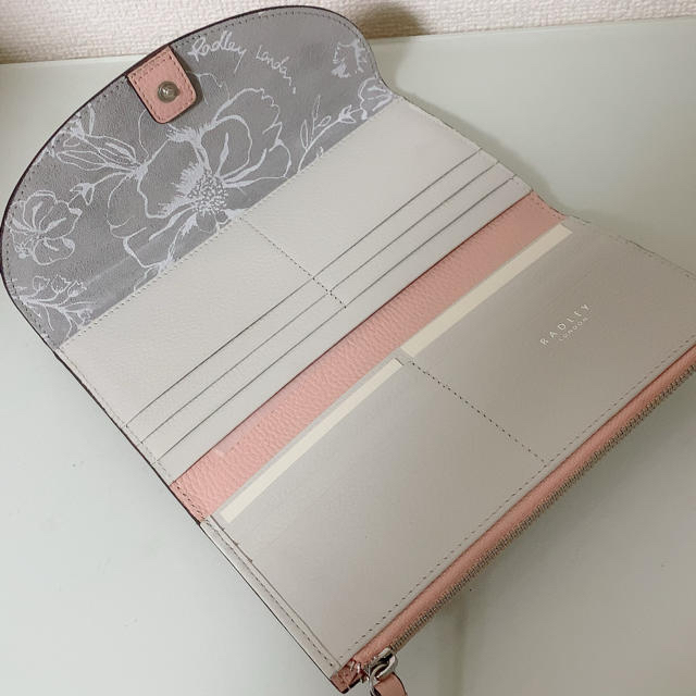 AGATHA(アガタ)のラドリーロンドン♡新品正規購入♡長財布 レディースのファッション小物(財布)の商品写真