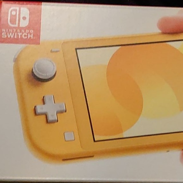 Nintendo Switch NINTENDO SWITCH LITE イエ…