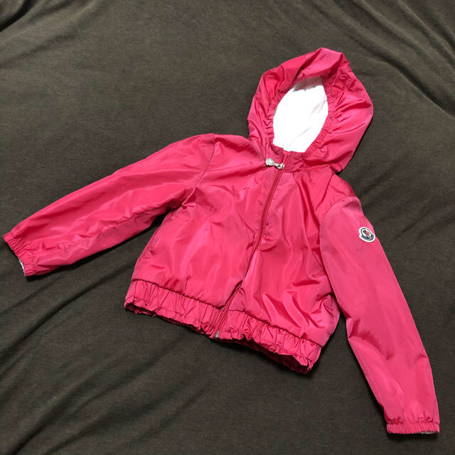 MONCLER(モンクレール)の（まりまり様専用）モンクレール　アウター　92cm キッズ/ベビー/マタニティのキッズ服女の子用(90cm~)(ジャケット/上着)の商品写真