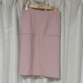 エヌナチュラルビューティーベーシック(N.Natural beauty basic)のピンクタイトスカート(ひざ丈スカート)