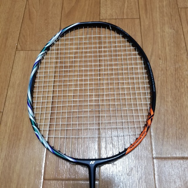 YONEX(ヨネックス)のアストロクス100zx 4ug5 スポーツ/アウトドアのスポーツ/アウトドア その他(バドミントン)の商品写真