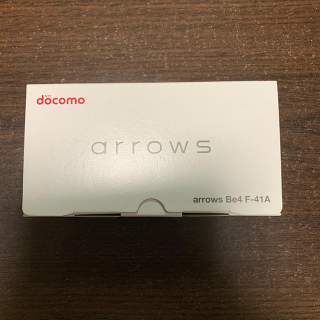 arrows(アローズ)のトントン様専用　arrows Be4 F-41A Gold スマホ/家電/カメラのスマートフォン/携帯電話(スマートフォン本体)の商品写真