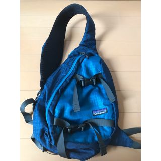 パタゴニア(patagonia)の美品パタゴニア 旧モデルAtom sling8L ブルー(ボディバッグ/ウエストポーチ)