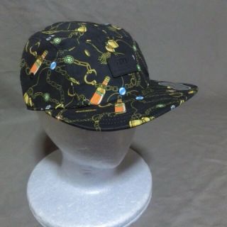 ヴァンズ(VANS)のVANS 5パネルツバ短めイラストCAP(キャップ)