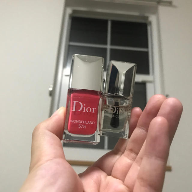 Dior(ディオール)のDiorネイルとジェルトップコート コスメ/美容のネイル(ネイルトップコート/ベースコート)の商品写真