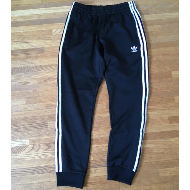 adidas(アディダス)のadidas superstar track pants Lサイズ メンズのパンツ(その他)の商品写真