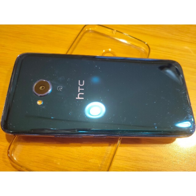 HTC(ハリウッドトレーディングカンパニー)のHTC U11 life サファイアブルー　中古 スマホ/家電/カメラのスマートフォン/携帯電話(スマートフォン本体)の商品写真