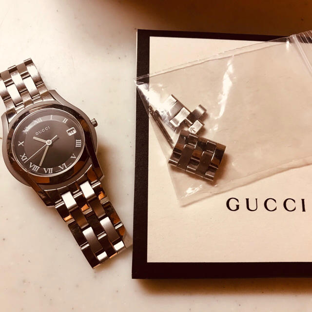 Gucci デイト モードスト系 腕時計の通販 by MmmmmoooO's shop｜グッチならラクマ - GUCCI グッチ 5500M 日本製特価