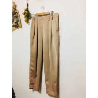 ビームス(BEAMS)の美品　BEAMS 38 キャメル　ベージュ パンツ　オフィスカジュアル(クロップドパンツ)