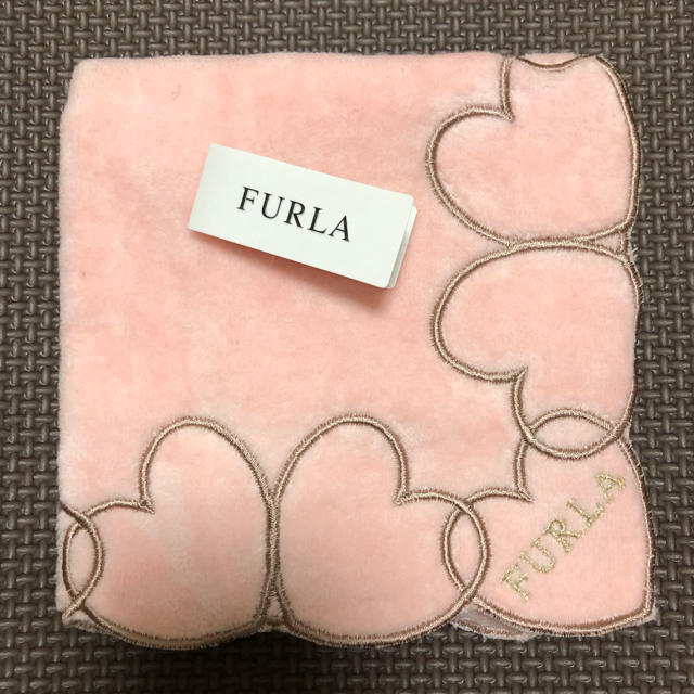 Furla(フルラ)の《新品・タグ付》フルラ☆ハートタオルハンカチ レディースのファッション小物(ハンカチ)の商品写真