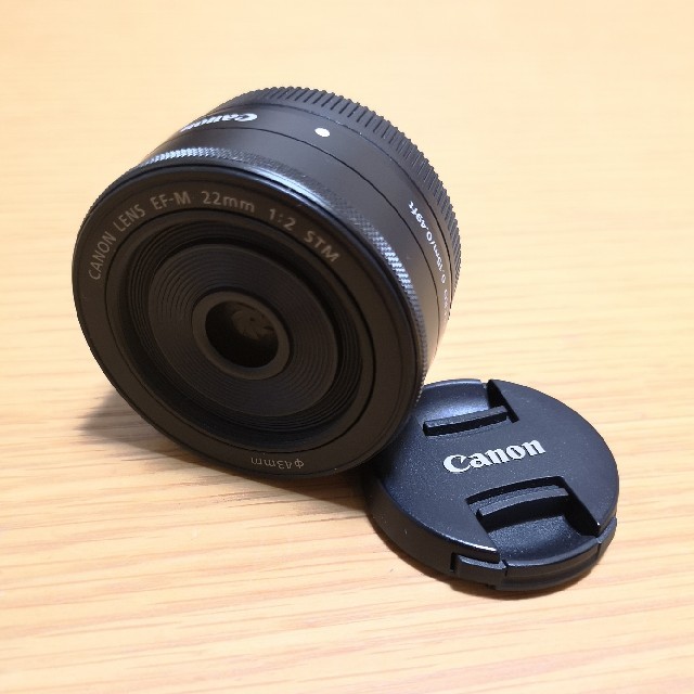 Canon(キヤノン)のCanon EF-M22mm F2 STM スマホ/家電/カメラのカメラ(レンズ(単焦点))の商品写真