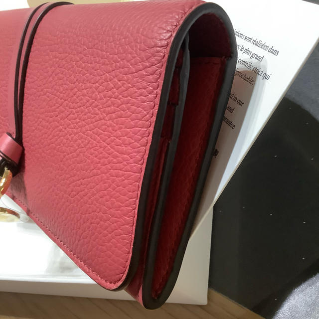 Chloe(クロエ)のChloe 長財布　チャーム付き レディースのファッション小物(財布)の商品写真