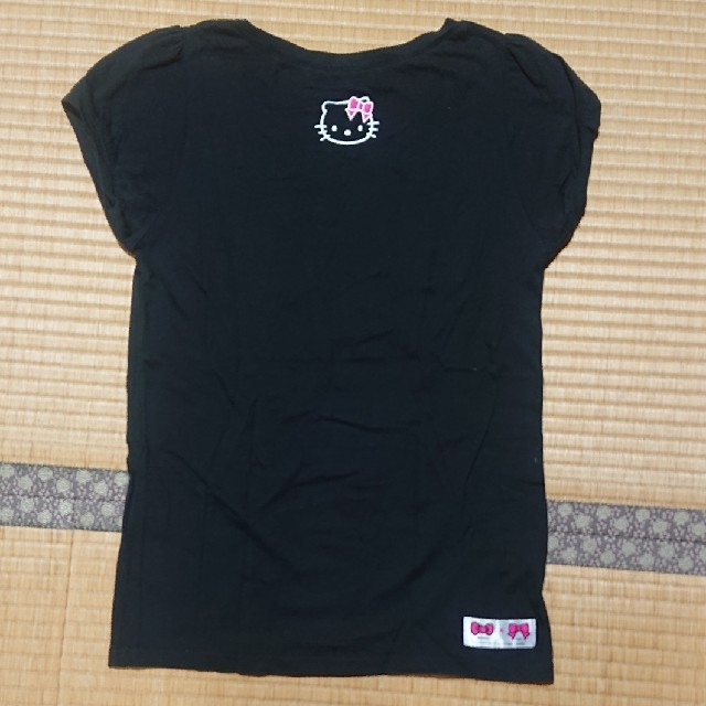 mmts(マミタス)のmmts✕HELLO KITTY　コラボ　Tシャツ　黒 レディースのトップス(Tシャツ(半袖/袖なし))の商品写真