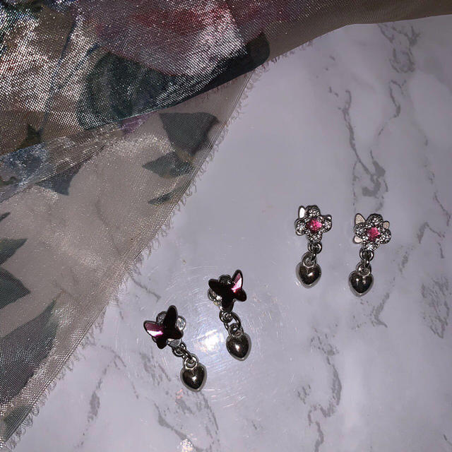 Candy Stripper(キャンディーストリッパー)の【cruellasex】butterfly magnet earring レディースのアクセサリー(イヤリング)の商品写真