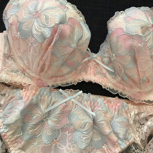 新品タグ付き！fran de lingerie D65 レディースの下着/アンダーウェア(ブラ&ショーツセット)の商品写真