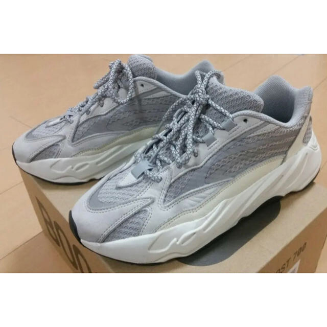 引越しのお金が必要なので助けてください　yeezy 700 static