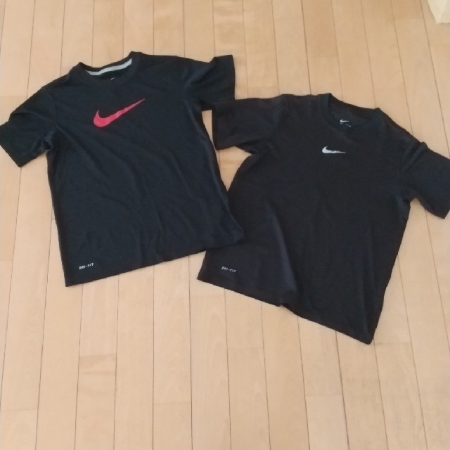 NIKE(ナイキ)のナイキ 140 Tシャツ2枚 キッズ/ベビー/マタニティのキッズ服男の子用(90cm~)(Tシャツ/カットソー)の商品写真