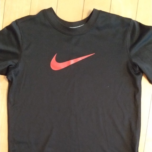 NIKE(ナイキ)のナイキ 140 Tシャツ2枚 キッズ/ベビー/マタニティのキッズ服男の子用(90cm~)(Tシャツ/カットソー)の商品写真