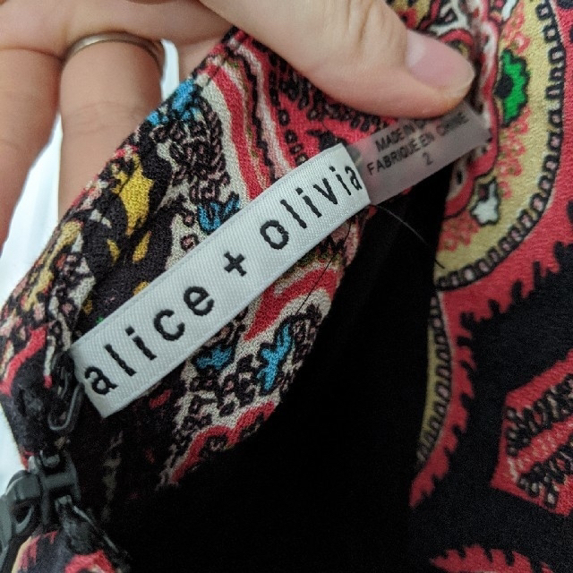 Alice+Olivia(アリスアンドオリビア)のワンピース 春 夏 秋 冬 レディース 柄 可愛い スカート キャミワンピ XS レディースのワンピース(ひざ丈ワンピース)の商品写真