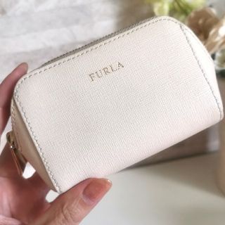 フルラ(Furla)のFURLAフルラ♡ライトベージュの小さめコスメポーチ(ポーチ)