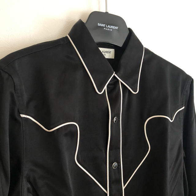 新品!SAINT LAURENT スリムロックシャツ 定価16.7万円 サイズM 新品!SAINT LAURENT スリムロックシャツ 定価16.7万円 サイズM