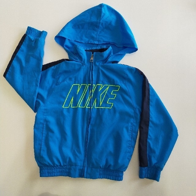 NIKE(ナイキ)のNIKE　キッズ　ウィンドブレーカー　★値下げしました★ キッズ/ベビー/マタニティのキッズ服男の子用(90cm~)(ジャケット/上着)の商品写真