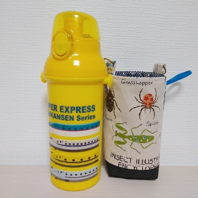 保冷　プラスチック　水筒カバー　昆虫　ベージュ キッズ/ベビー/マタニティの授乳/お食事用品(水筒)の商品写真