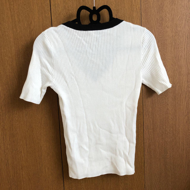 H&M(エイチアンドエム)のH&M  レディース  トップス　XSサイズ レディースのトップス(Tシャツ(半袖/袖なし))の商品写真