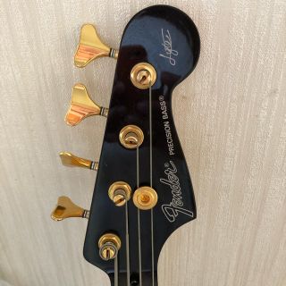 フェンダー(Fender)のまえこ様専用　fender bass プレシジョンベース4弦 Uシリアル(エレキベース)