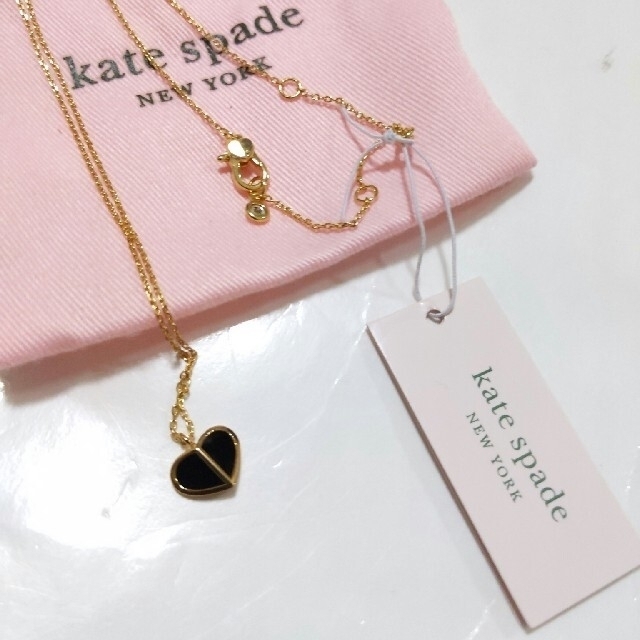 kate spade new york(ケイトスペードニューヨーク)の【新品】ケイトスペード ネックレス　ヘリテージ　ブラック レディースのアクセサリー(ネックレス)の商品写真