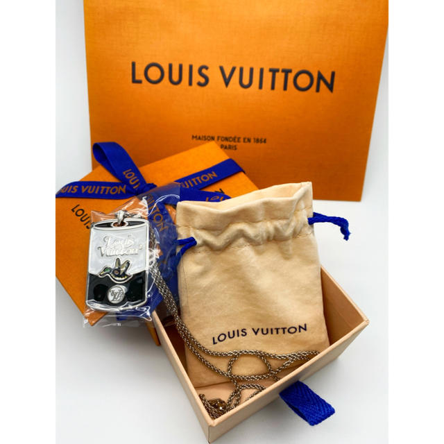 LOUIS VUITTON(ルイヴィトン)の【未使用】日本限定品　ルイヴィトン　ネックレス　ペンダント　マウンテンキャン メンズのアクセサリー(ネックレス)の商品写真