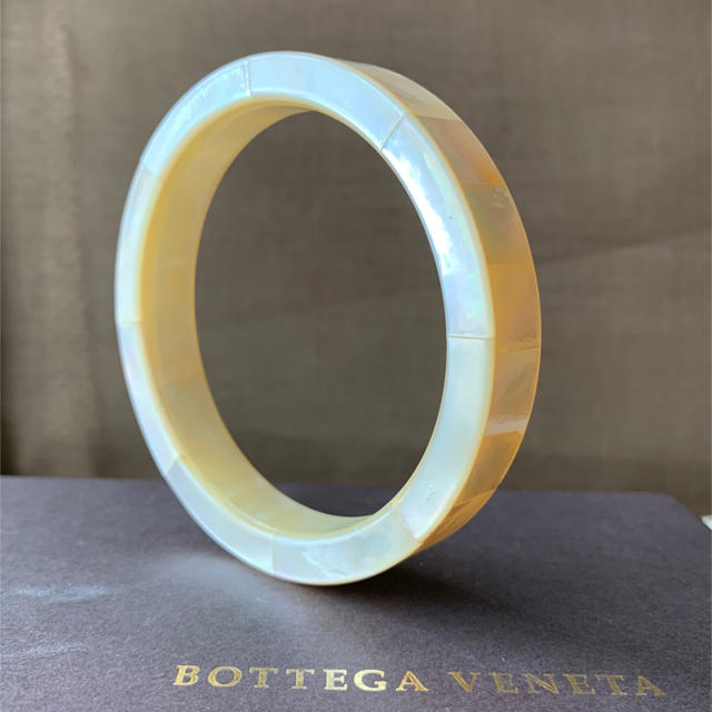 Bottega Veneta(ボッテガヴェネタ)のボッテガヴェネタ　ジェルバングル レディースのアクセサリー(ブレスレット/バングル)の商品写真