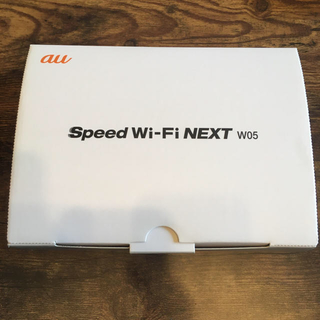 Speed Wi-Fi NEXT W05 ホワイト×シルバー(PC周辺機器)