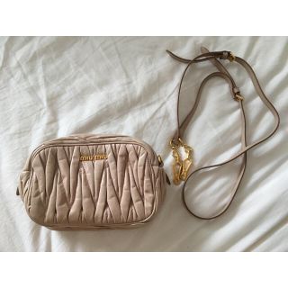 ミュウミュウ(miumiu)の【専用】miumiu マテラッセ ミニショルダーバッグ(ショルダーバッグ)