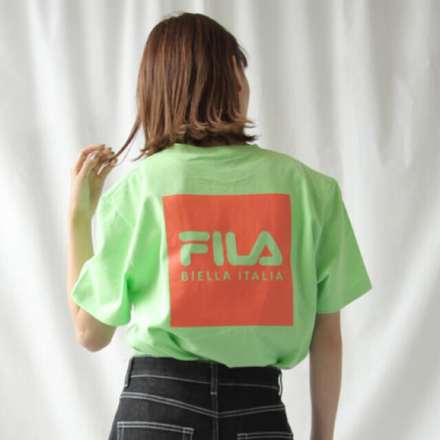 FILA BTS着用モデル　ロゴプリントTシャツ　V着用商品 メンズのトップス(Tシャツ/カットソー(半袖/袖なし))の商品写真