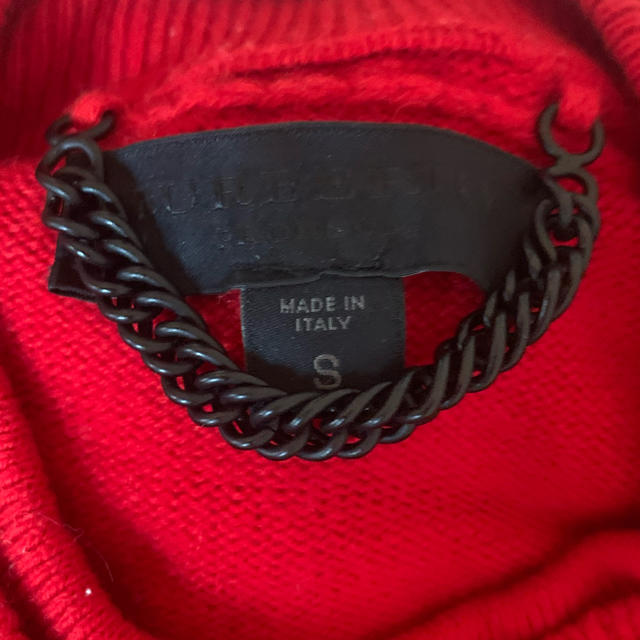BURBERRY(バーバリー)のバーバーリー　ウール 赤ニット　くるみボタン　サイズS 美品 レディースのトップス(ニット/セーター)の商品写真