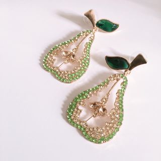 スワロフスキー(SWAROVSKI)のRhinestone Pear ピアス【1点のみ】(ピアス)