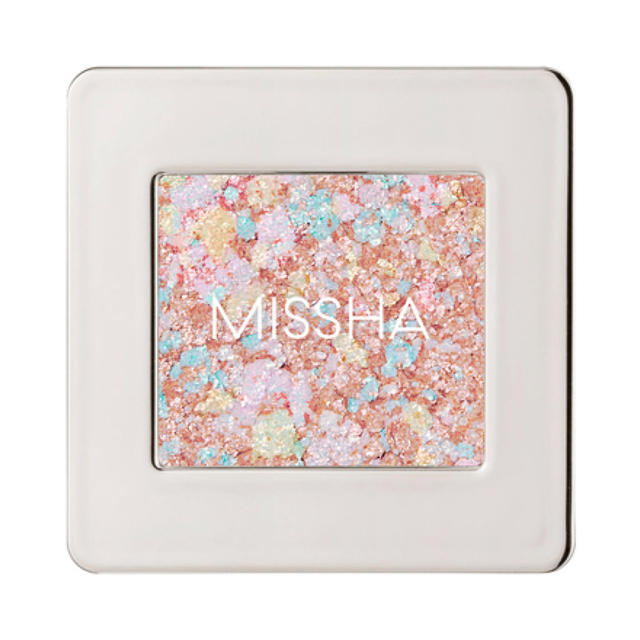 MISSHA(ミシャ)のミシャ　グリッタープリズムシャドウGOP01 コスメ/美容のベースメイク/化粧品(アイシャドウ)の商品写真