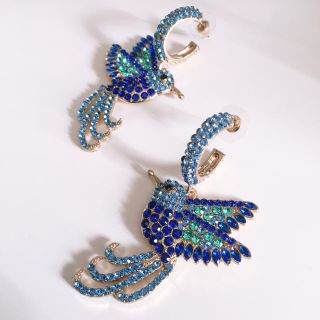 エイチアンドエム(H&M)のblue bird ピアス【1点のみ】(ピアス)